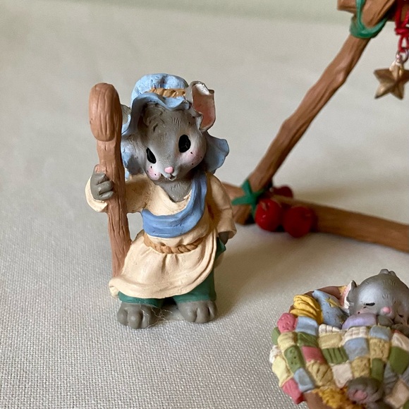 Midwest Mousekins Nativity Set - Picture 14 of 16